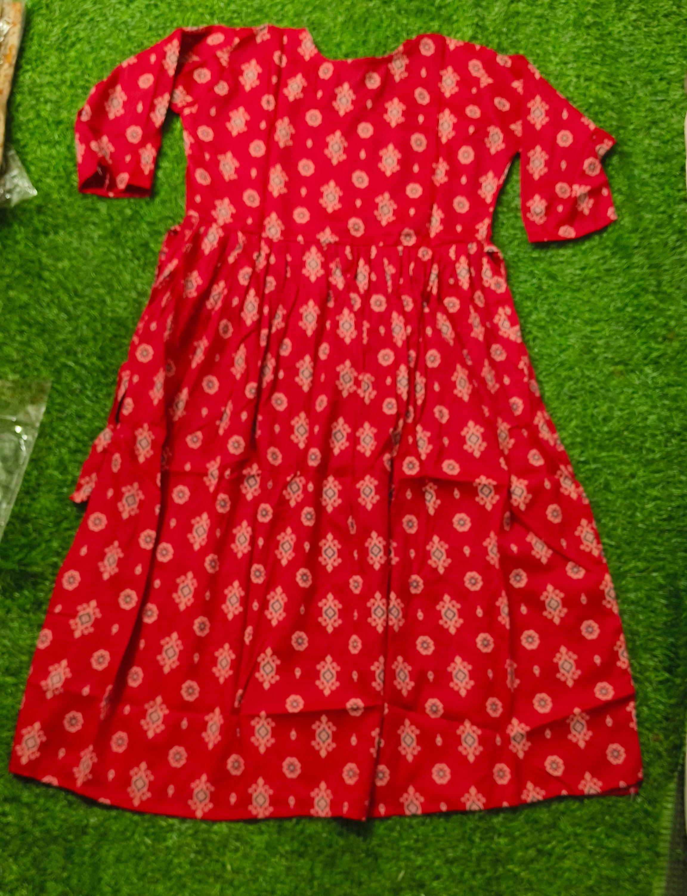 Heavy Two-Tone Print Rose and cream Rayon Feeding Kurti with Adjustable Waist Tie