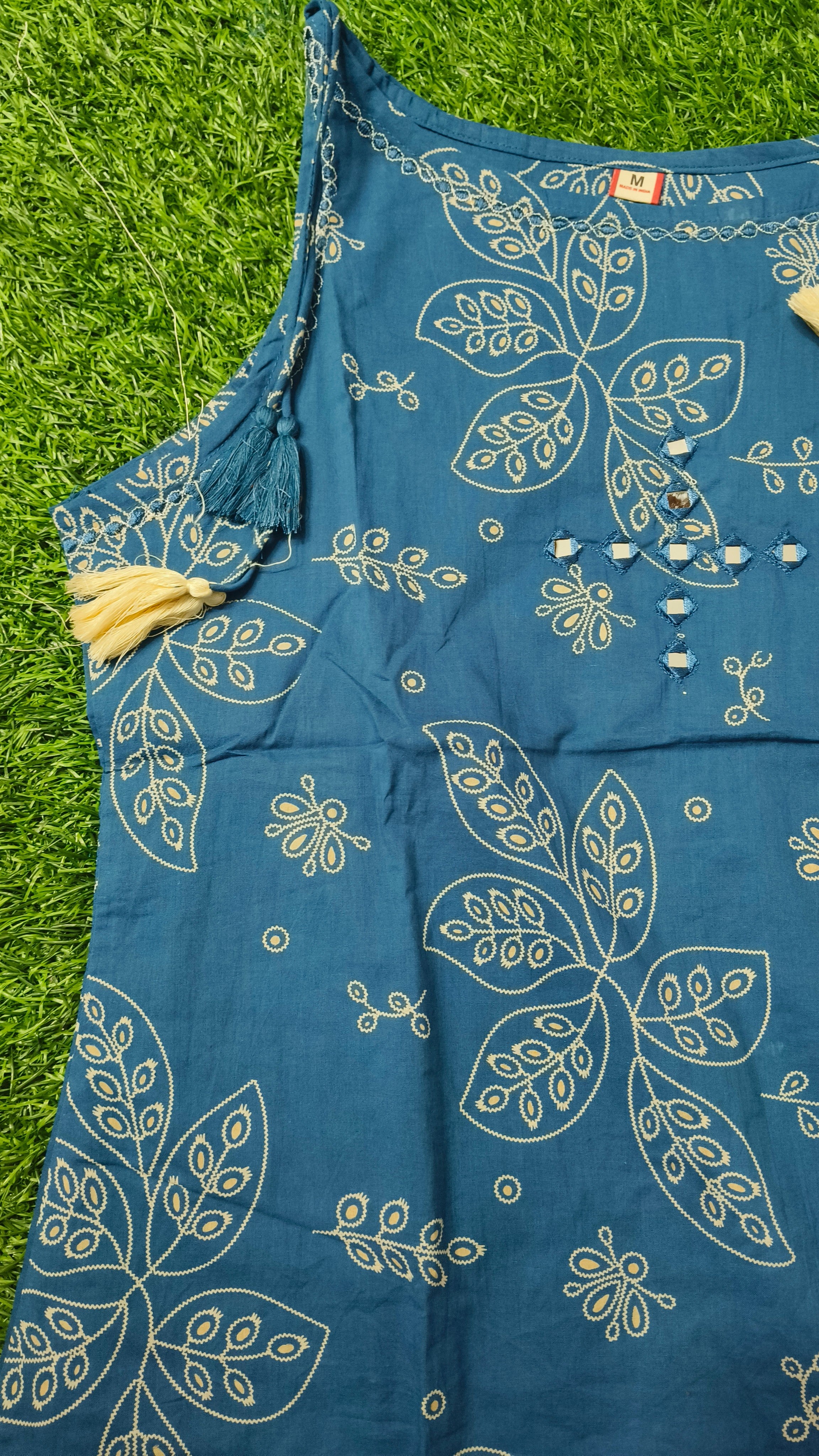 Elegant Blue and White Floral Print Sleeveless Cotton 2-Piece Kurti Set