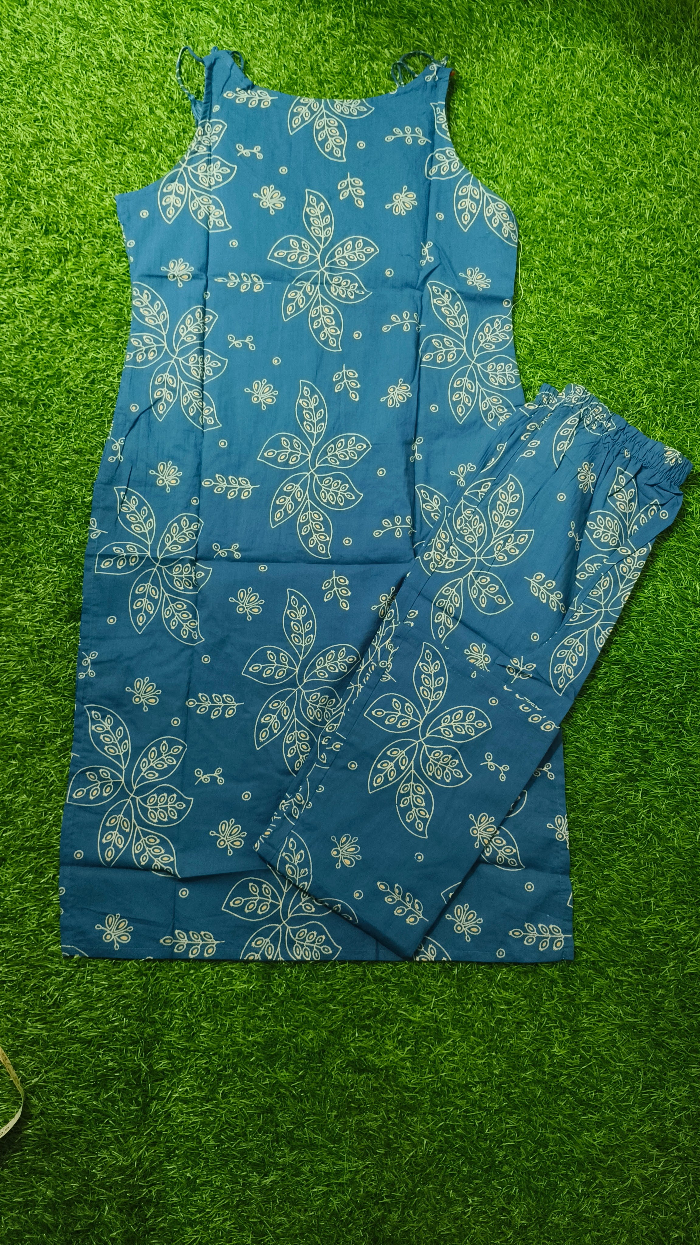Elegant Blue and White Floral Print Sleeveless Cotton 2-Piece Kurti Set