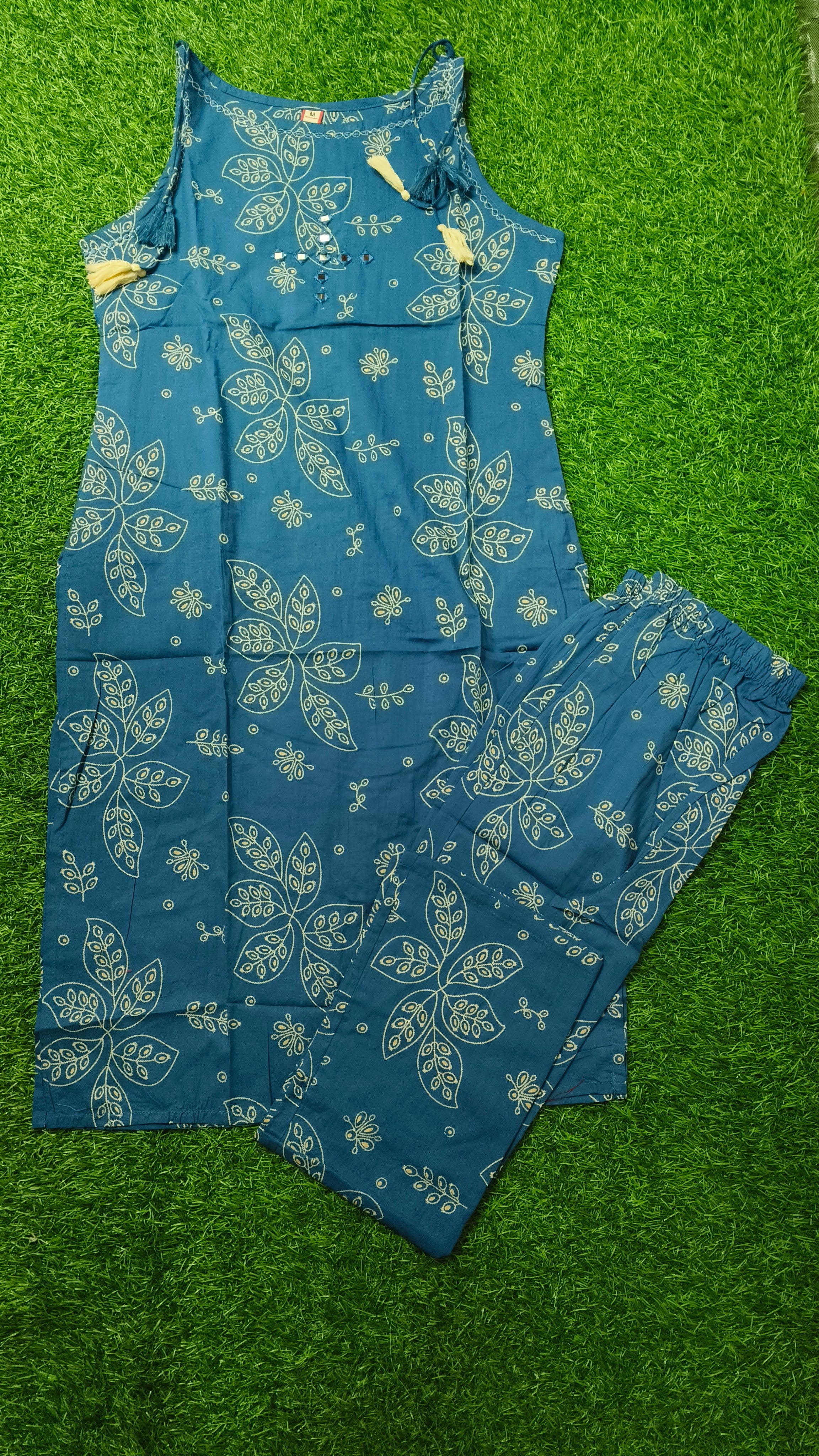 Elegant Blue and White Floral Print Sleeveless Cotton 2-Piece Kurti Set