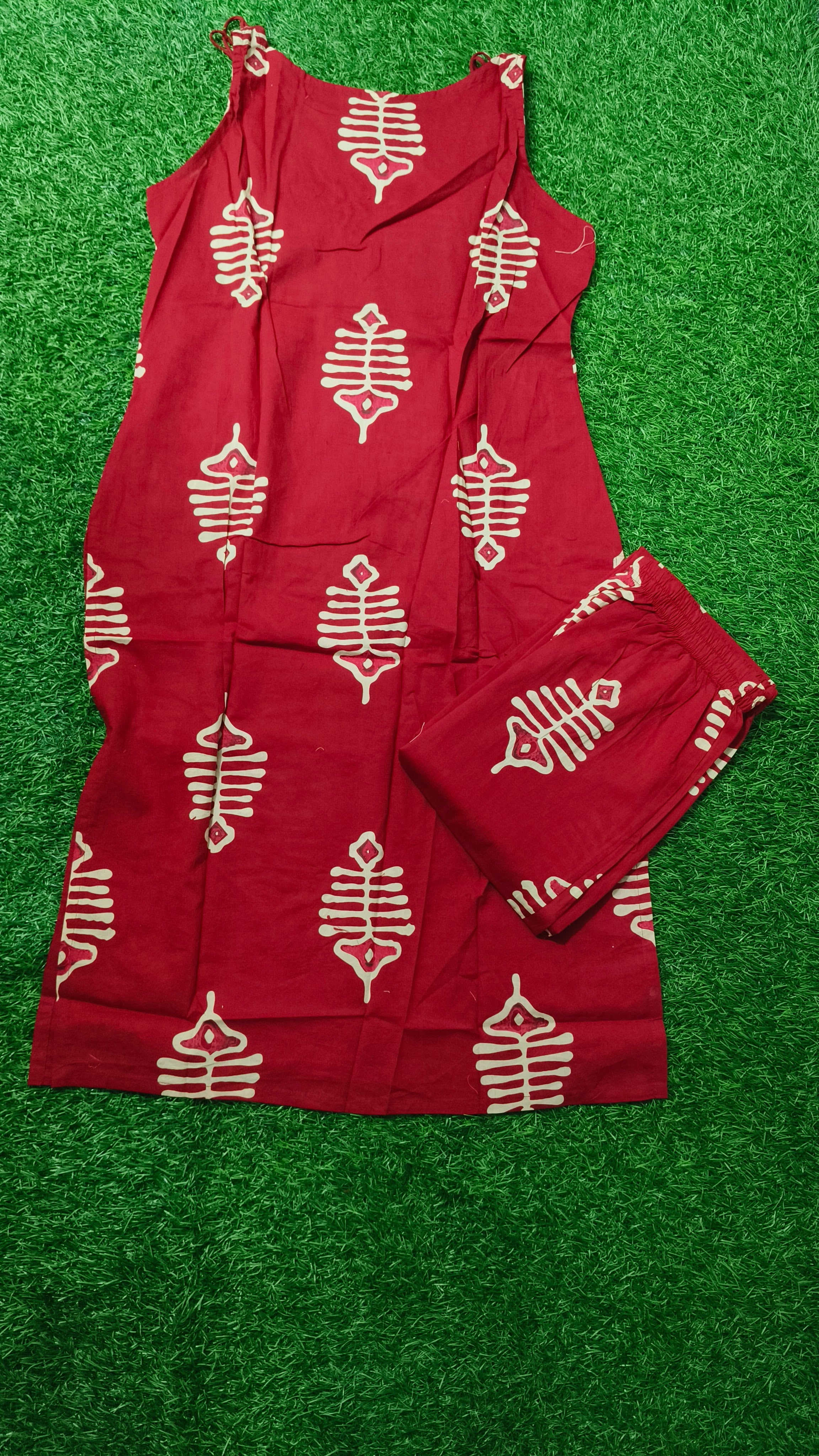 Elegant Maroon and Off-White Abstract Motif Cotton Sleeveless 2-Piece Kurti Set