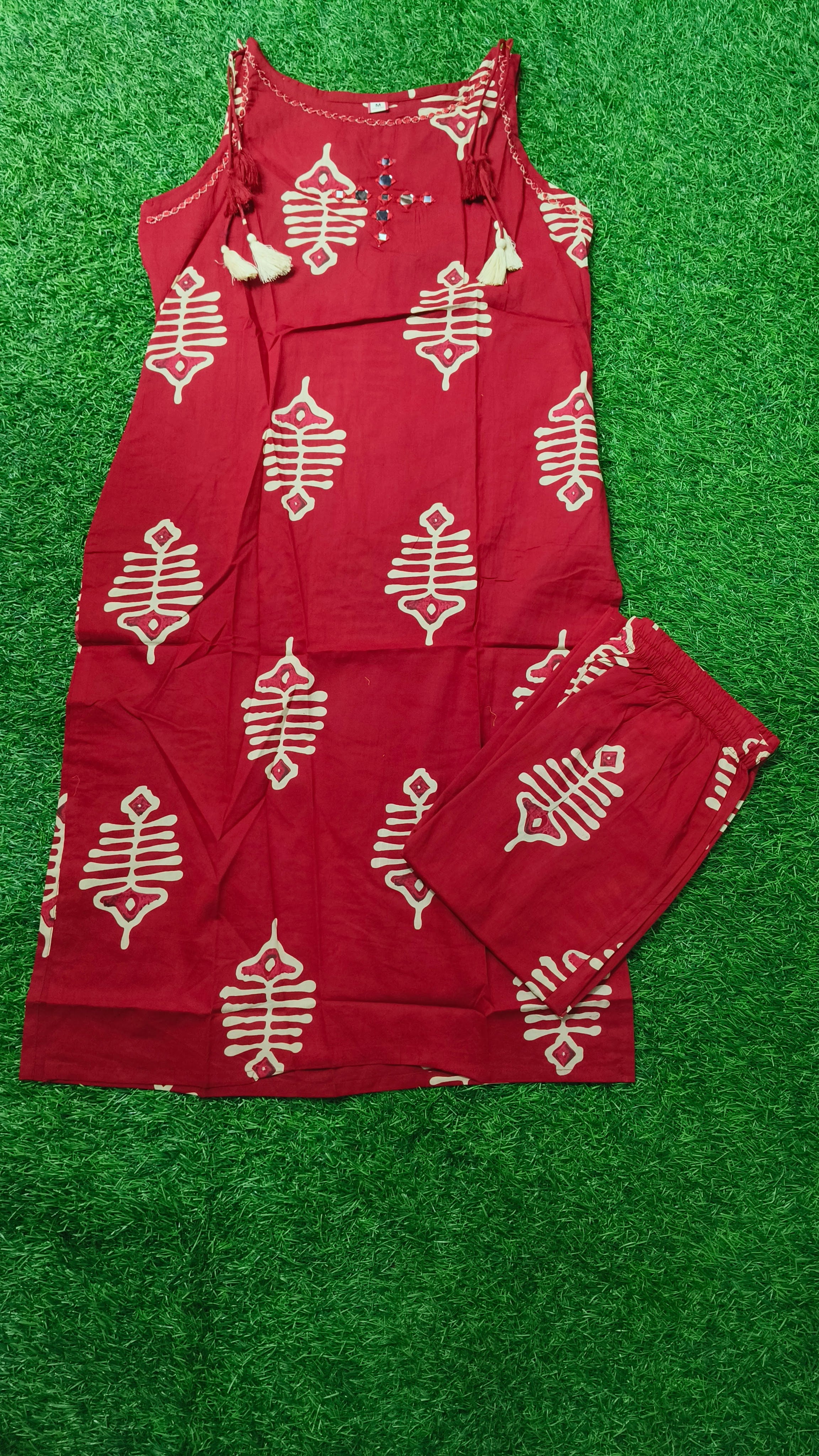 Elegant Maroon and Off-White Abstract Motif Cotton Sleeveless 2-Piece Kurti Set
