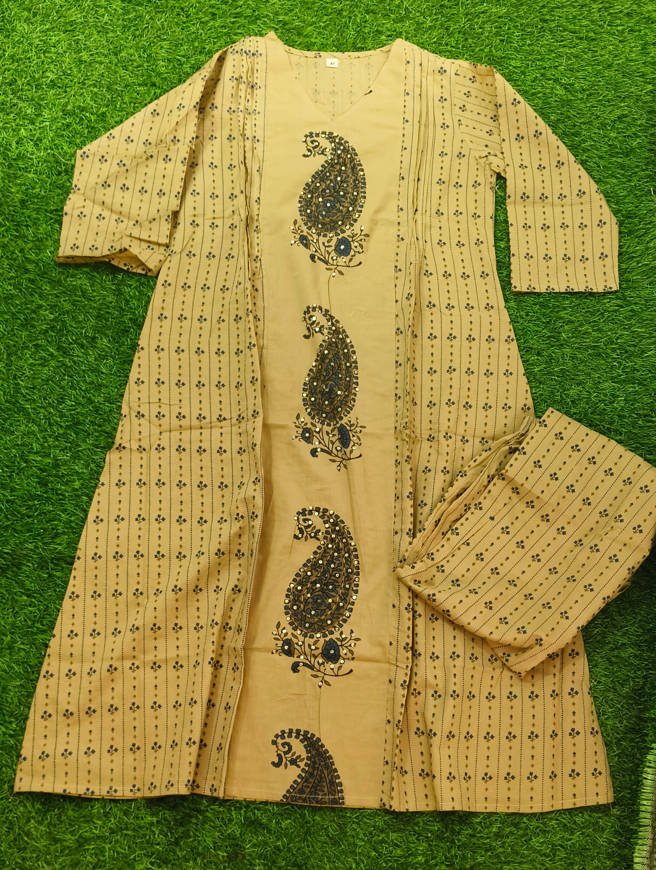 Elegant Beige and Blue Printed Cotton 2-Piece Kurti Set