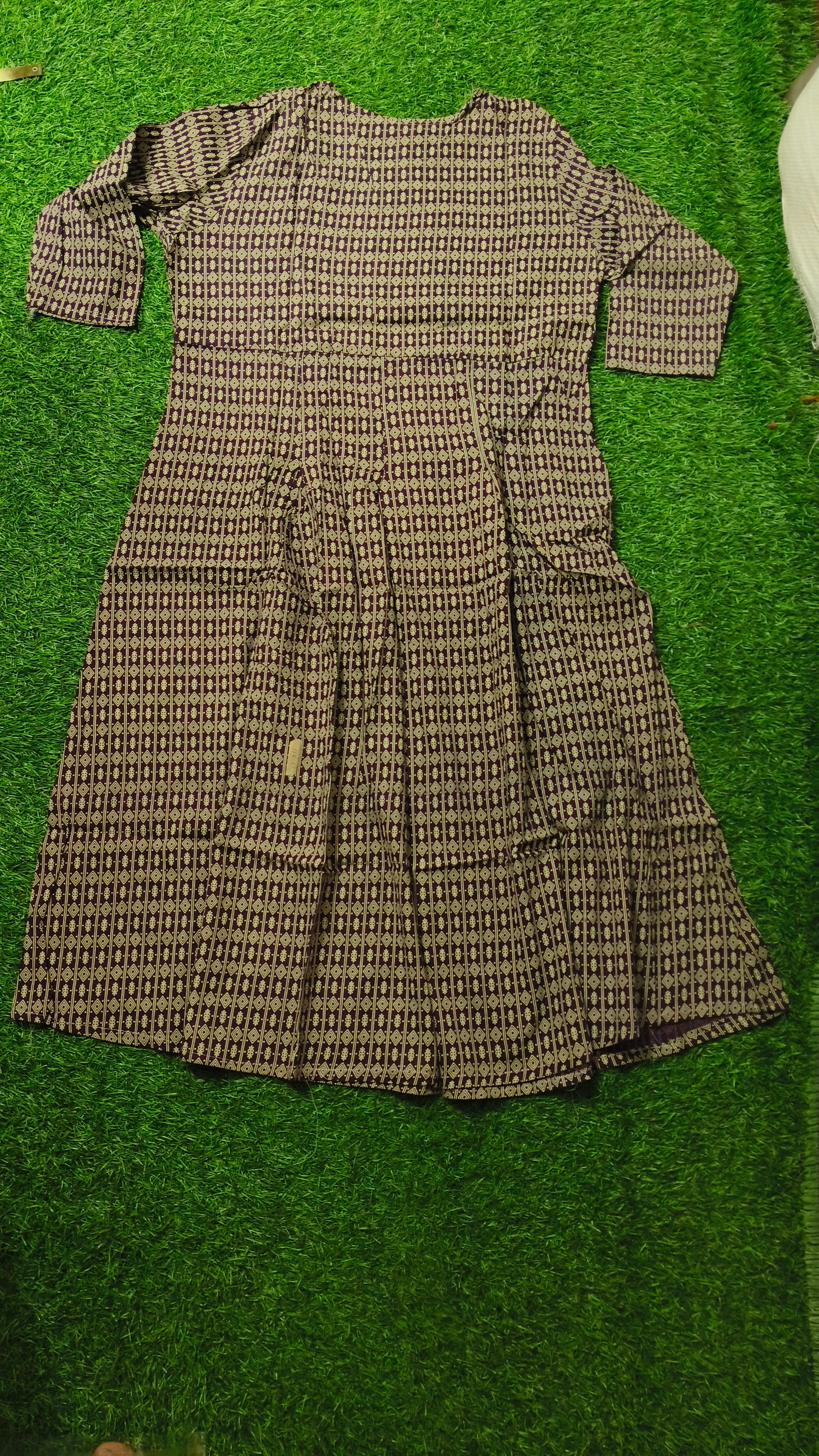 Elegant Plum Geometric Print Single Piece Kurti with Front Buttons
