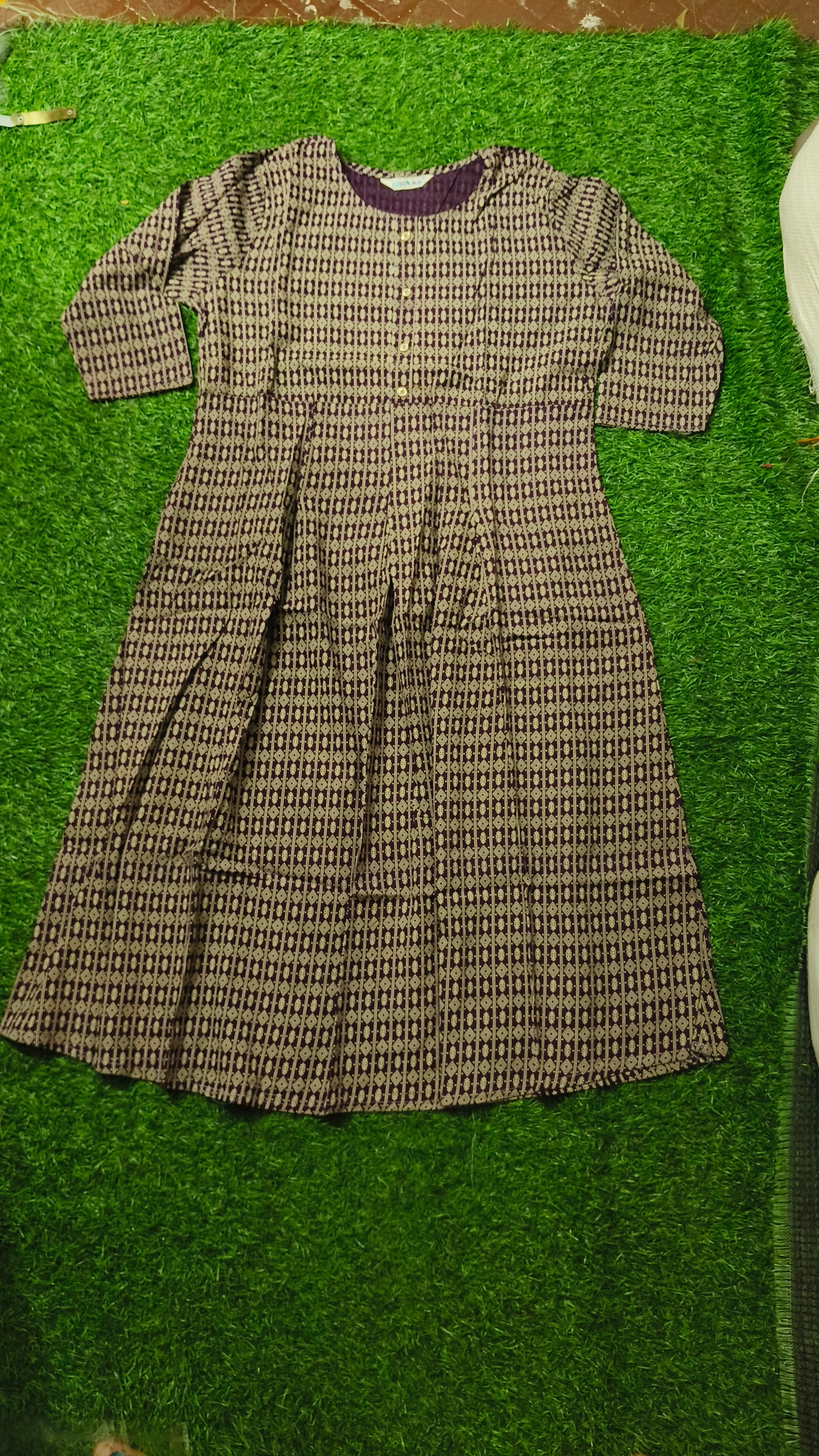 Elegant Plum Geometric Print Single Piece Kurti with Front Buttons