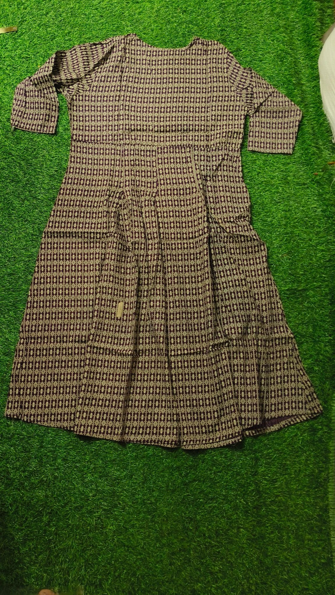 Elegant Plum Geometric Print Single Piece Kurti with Front Buttons
