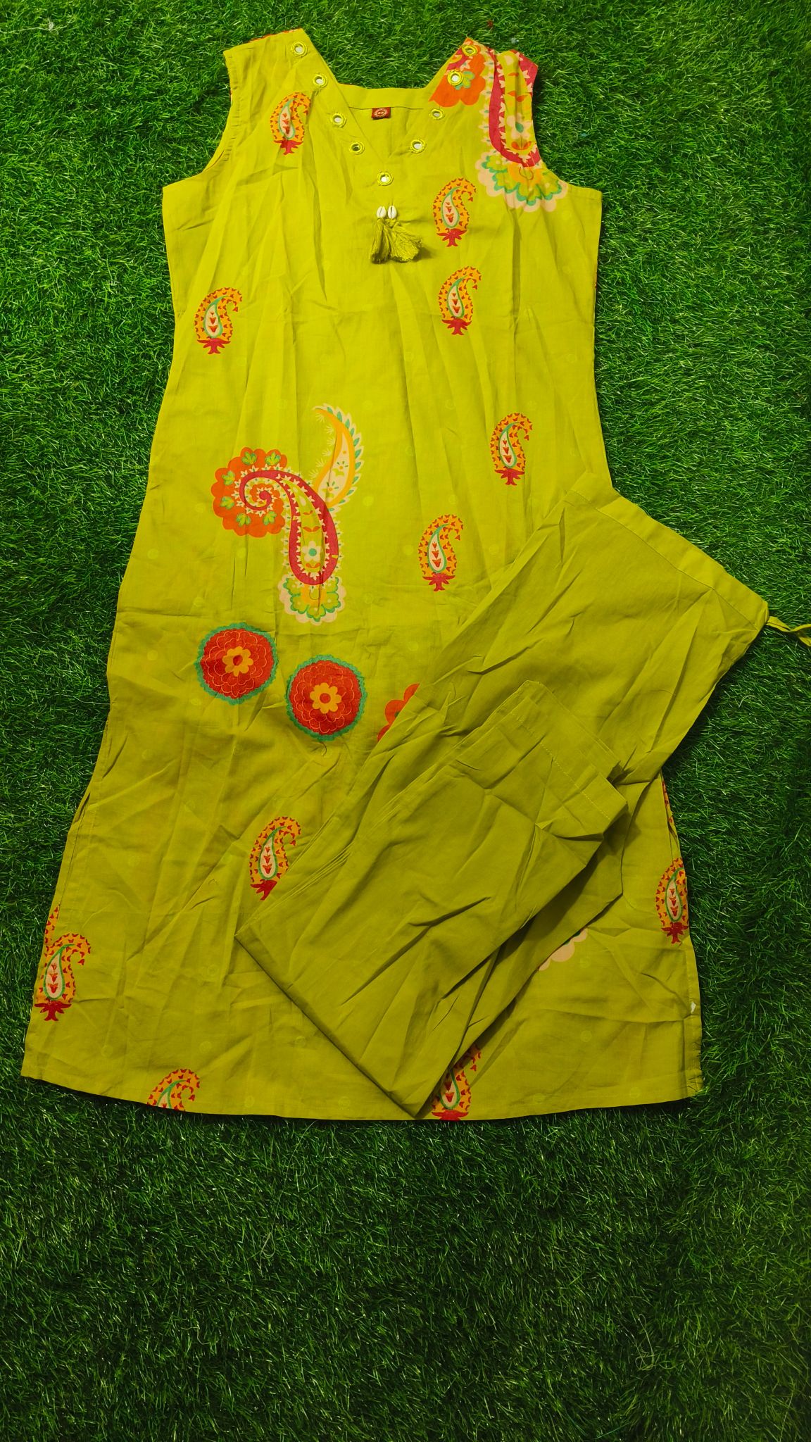 Vibrant Olive Green Printed Sleeveless 2-Piece Cotton Set