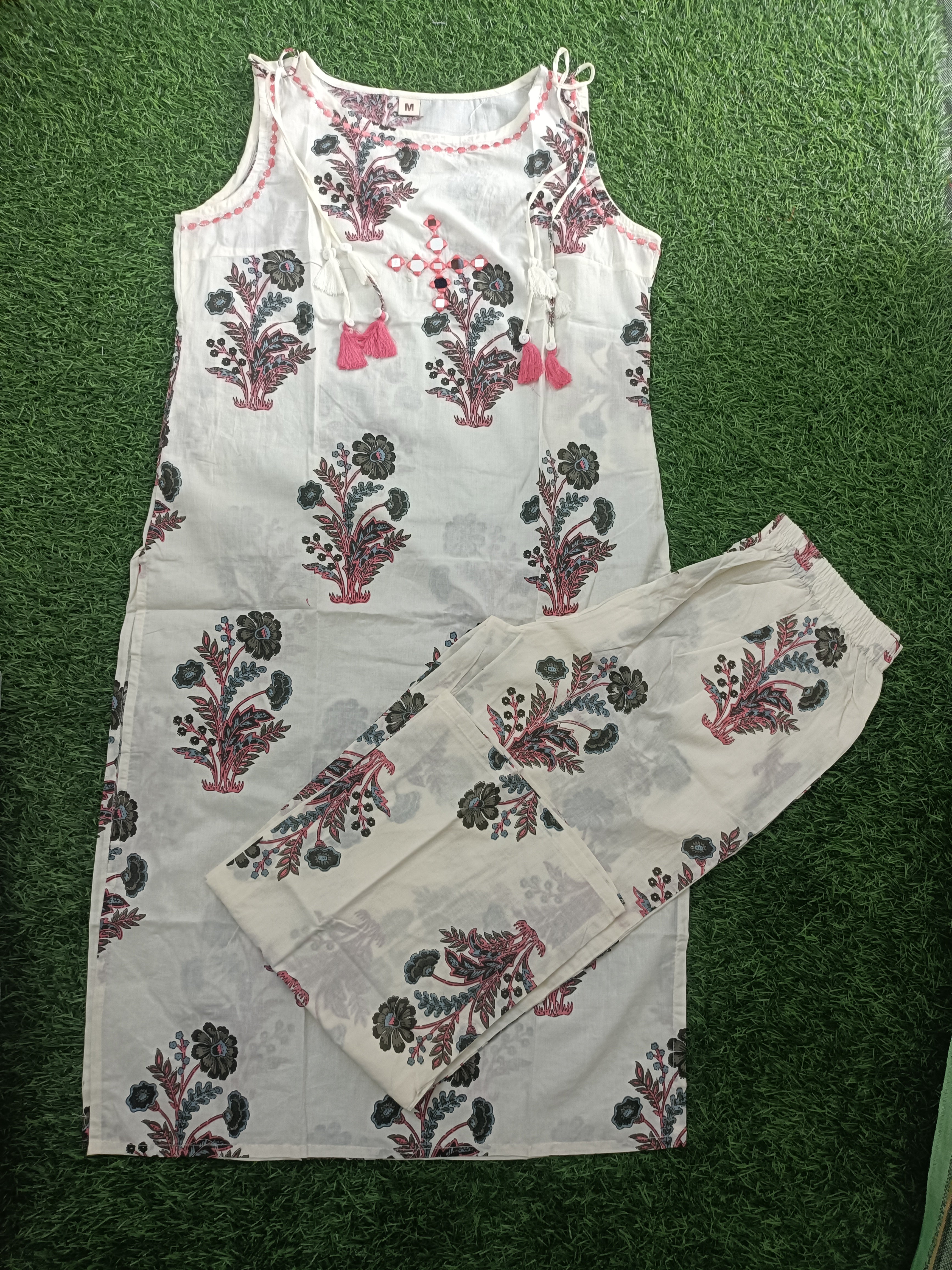 Elegant Off-White Block-Print Sleeveless 2-Piece Cotton Set