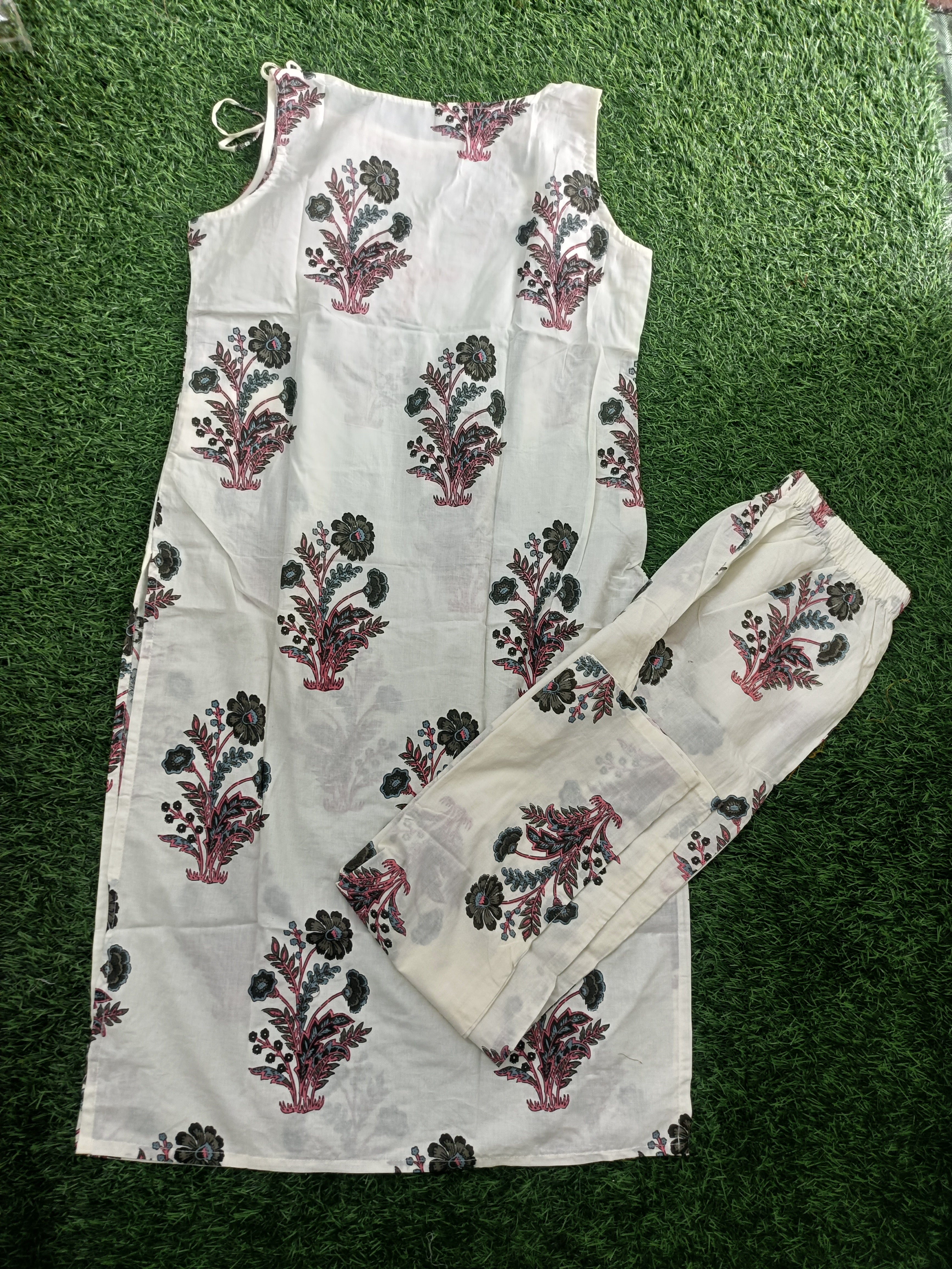 Elegant Off-White Block-Print Sleeveless 2-Piece Cotton Set