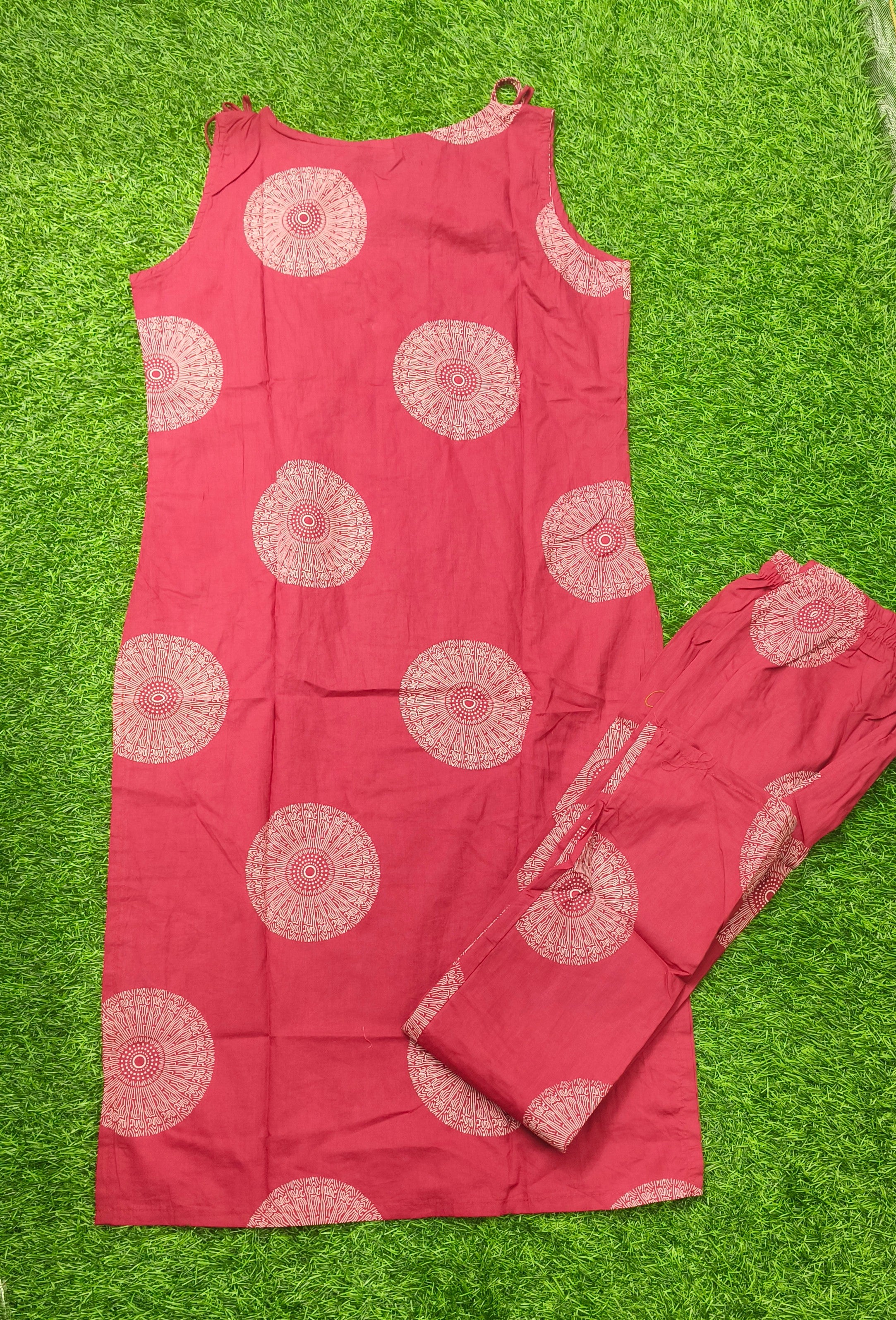 Vibrant Magenta and Off-White Circular Print Sleeveless Cotton 2-Piece Kurti Set