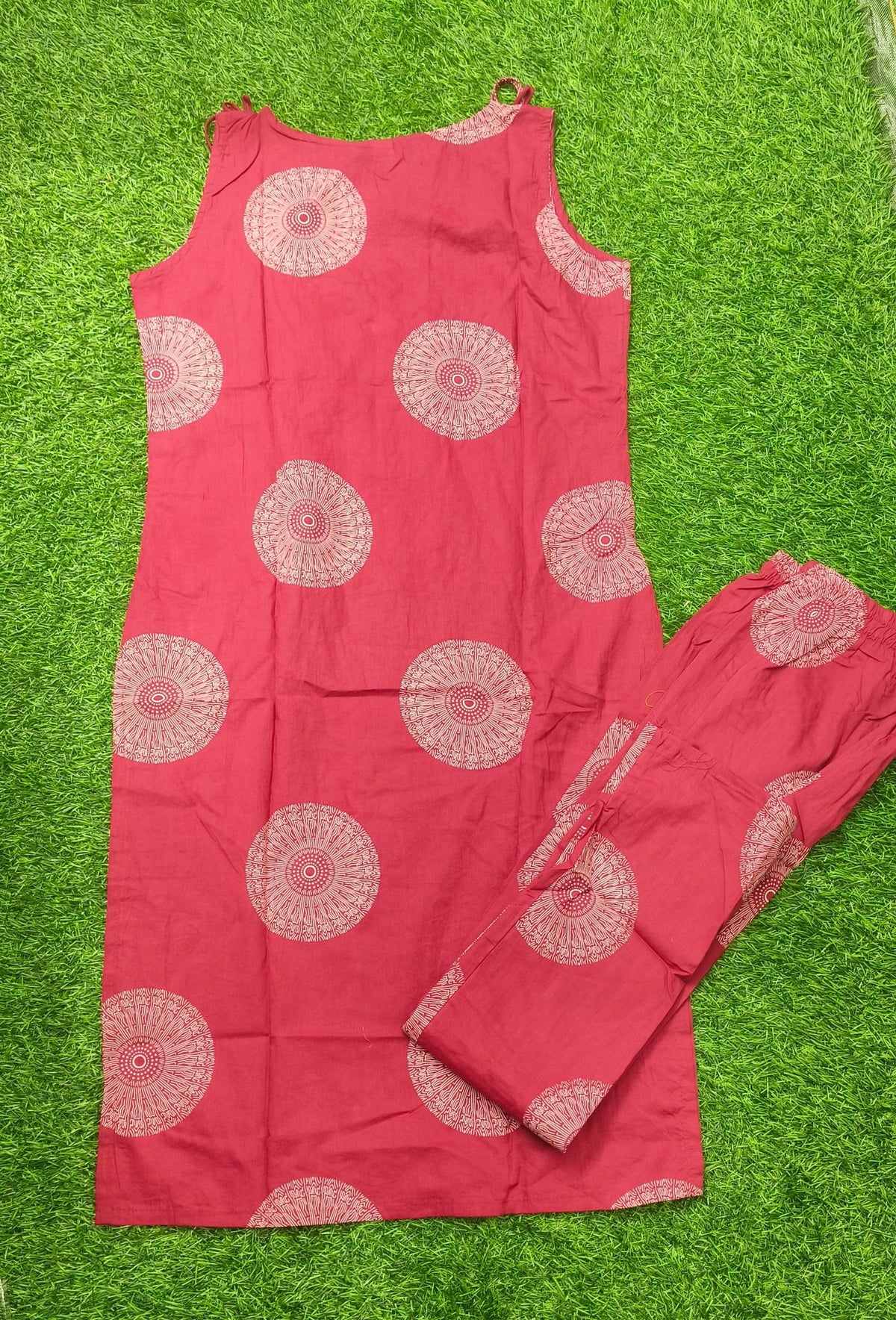 Vibrant Magenta and Off-White Circular Print Sleeveless Cotton 2-Piece Kurti Set