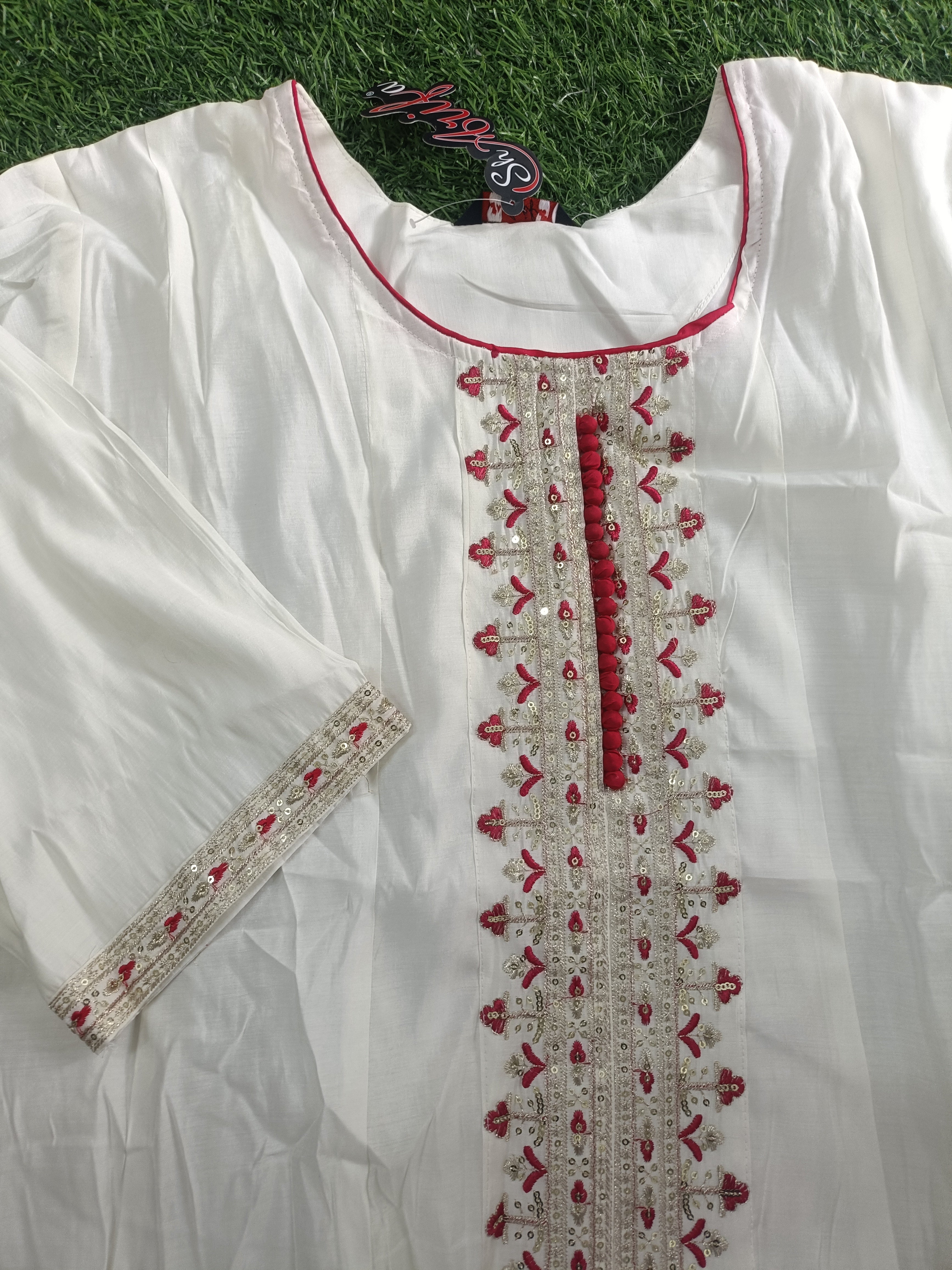 Elegant Off-White Silk Embroidered Top and Chunni Set