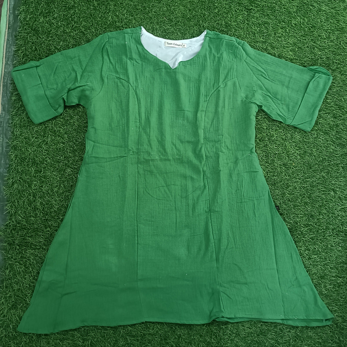 Teen Colours Solid Green Casual Cotton Kurti / Tunic