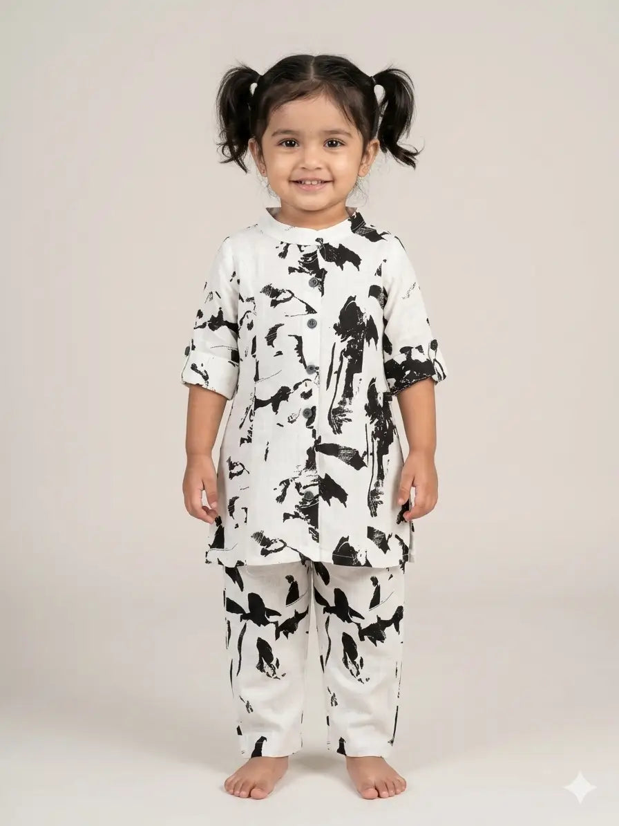 Girls  Monochrome Abstract Print  Set  kurthi & Pant