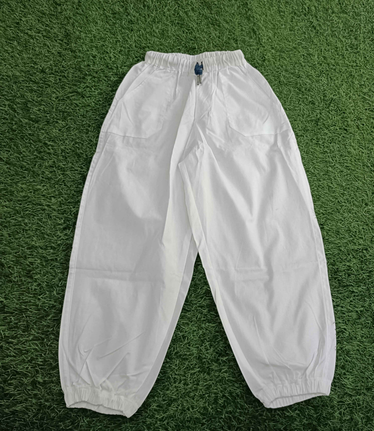 Boys White Baggy Fit Elastic Waist Jogger Pant