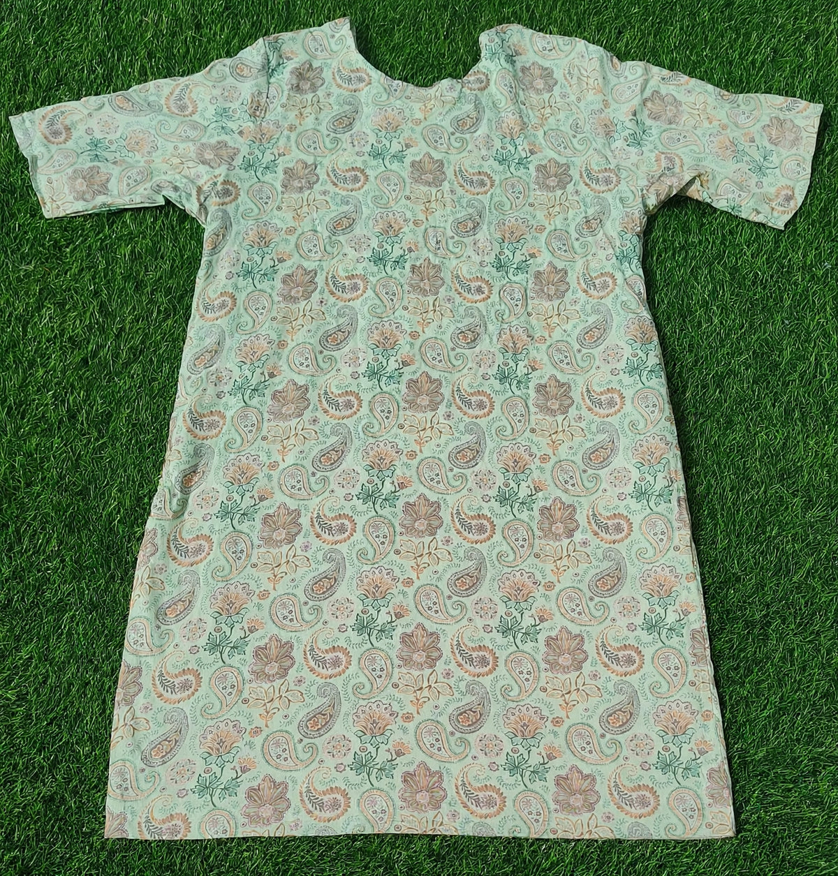 Women’s Pista Green Cotton Floral Paisley Printed Straight-Cut Kurthi with Elbow Sleeves & Pocket